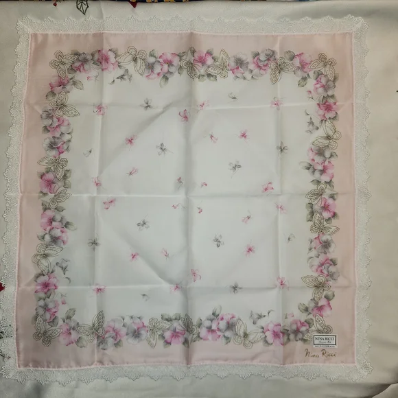 Nina Ricci Pink Floral Lace Handkerchief - NEW WITH STICKER JAPAN Exclusive - Picture 2 of 13
